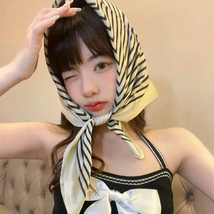 扬眉女导甘比茵